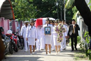 Plh. Sekda NTT Pimpin Upacara Kedinasan Pelepasan Jenazah Alexander Koroh