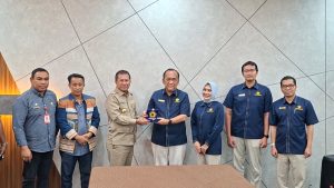 Pemkab Kupang Dapat Hibah 7 Mobil Innova Dan 1 Dental Kit Dari Kementerian Keuangan