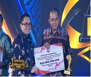 Gubernur Melki Terima Dua Penghargaan Terbaik 1 untuk NTT
